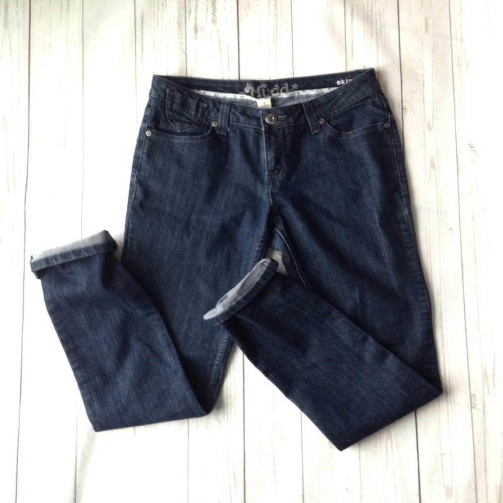 EUC Dark Wash Skinny Jean Size 7